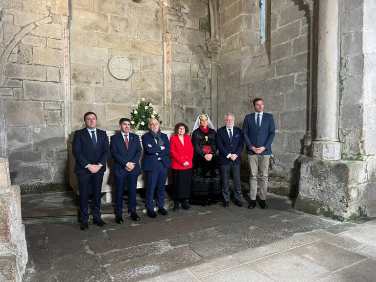 Santiago rende homenaxe a Castelao no Panteón de Galegas e Galegos Ilustres polo 76º aniversario do seu pasamento