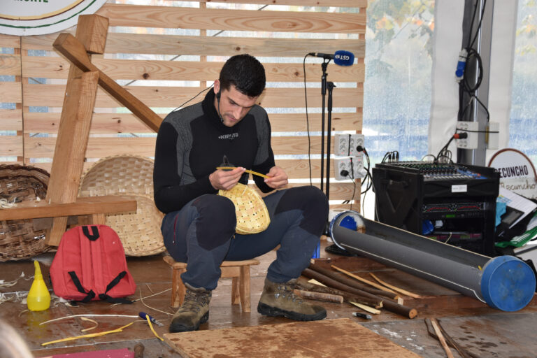 A Aula da Natureza de Ames programa un curso avanzado de cestería entre febreiro e marzo