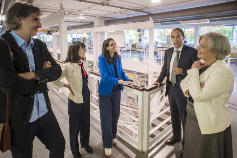 Rosa Crujeiras aparta a Luis Míguez da súa candidatura por comentarios “homófobos” de hai 20 anos