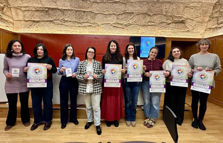 A campaña ’12 Comercios, 12 Sensibilidades’ impulsa en Santiago a colaboración entre tendas e entidades sociais