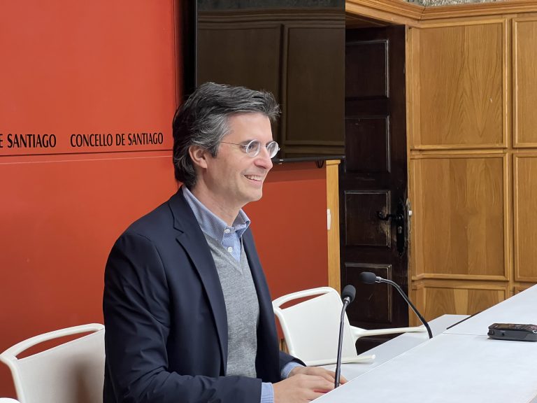 O PP rexeita cambiar o nome do CEIP Apóstolo Santiago