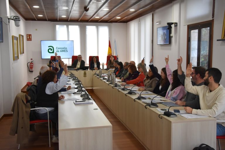 O pleno de Ames rexeita inicialmente o orzamento municipal de 2026 e o alcalde anuncia unha cuestión de confianza