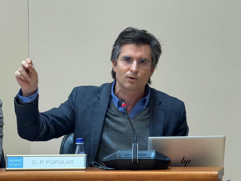 Borja Verea acusa a Goretti Sanmartín de “enfadarse por gañar” e pídelle que vote a favor da concesión da auga