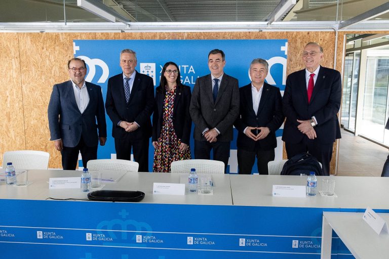 Arranca a comisión para descentralizar Medicina na USC coa nova reitora xa no centro do proceso
