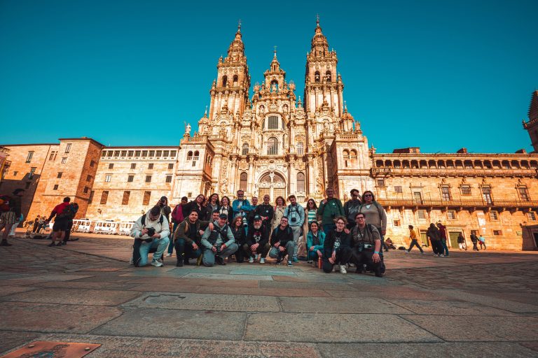 “A luz de Santiago non ilumina, suxire”: Borja Dicha pon en valor o potencial fotográfico da cidade