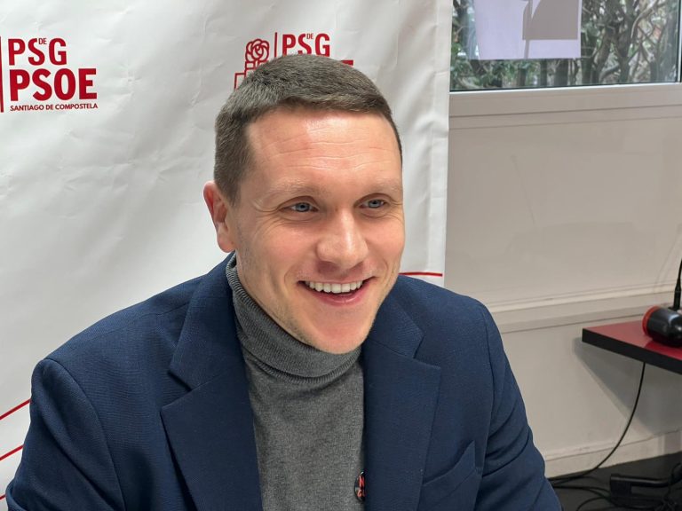 O PSOE de Santiago denuncia un “cuarto colapso” sanitario e reclama á Xunta reforzos inmediatos no PAC