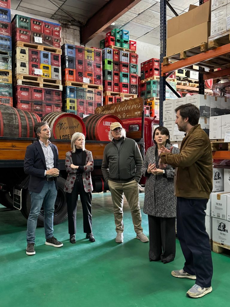 Verea destaca o papel de Bodegas Lodeiros e reclama máis apoio ao Polígono do Tambre