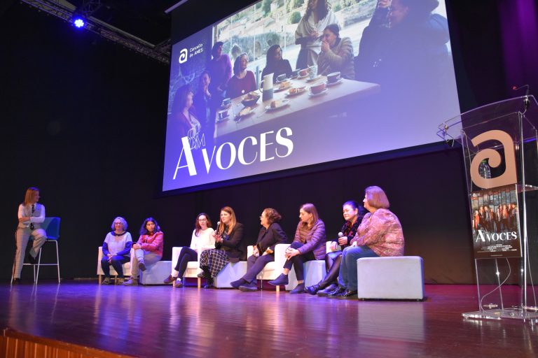 Ames estrea o documental ‘8M A Voces’ no acto central do Día Internacional da Muller