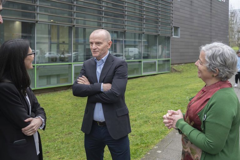 Rosa Crujeiras incorpora ao cardiólogo José Ramón González Juanatey como delegado para a Estratexia de Ciencias da Saúde