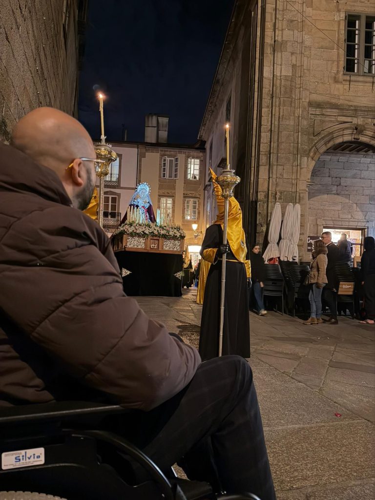 UCIN Santiago denuncia a falta de medidas de accesibilidade nas procesións da Semana Santa