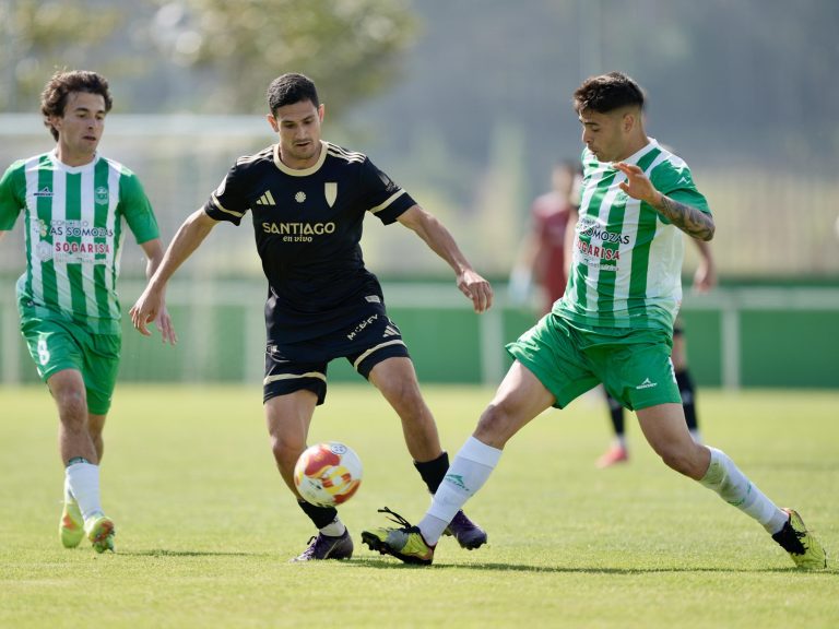 A SD Compostela empata nas Somozas tras encaixar un penalti nos últimos minutos