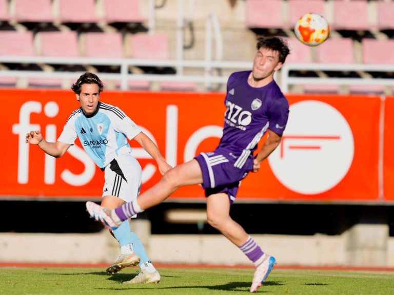 A SD Compostela empata co Atlético Coruña e perde vantaxe no liderado en San Lázaro