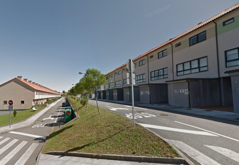 Un operario resulta ferido tras caer dunha estada en Vista Alegre e é trasladado ao hospital