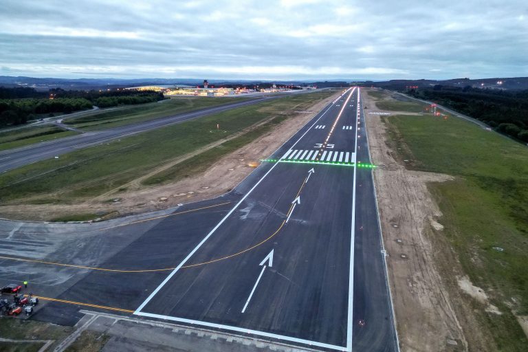 O Aeroporto de Santiago encara a recta final para a súa reapertura coas probas dos sistemas renovados