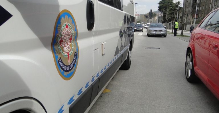 Detido en Santiago un home por agredir a outro no peito cunha botella no Ensanche