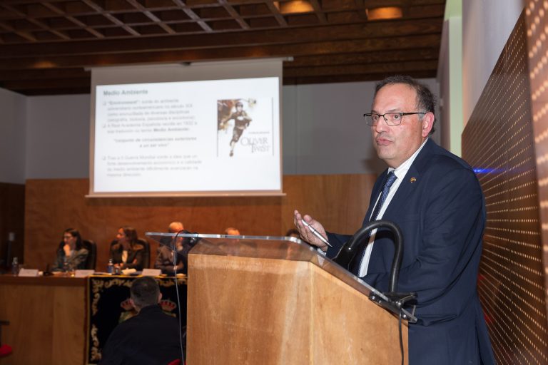 O catedrático da USC Gumersindo Feijoo ingresa na Real Academia Galega de Ciencias cunha defensa da sustentabilidade baseada en evidencias