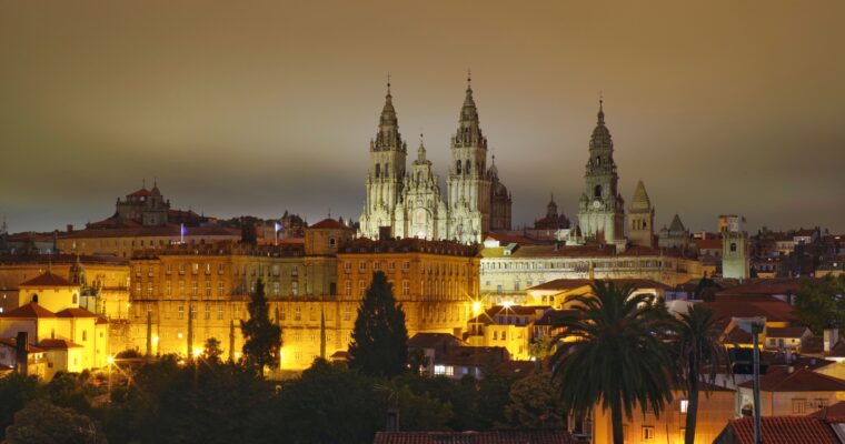 Santiago presenta o 19 de maio os finalistas de ‘Compostela nocturna, mírame!’ e exhibirá na Casa do Cabido o futuro da iluminación monumental