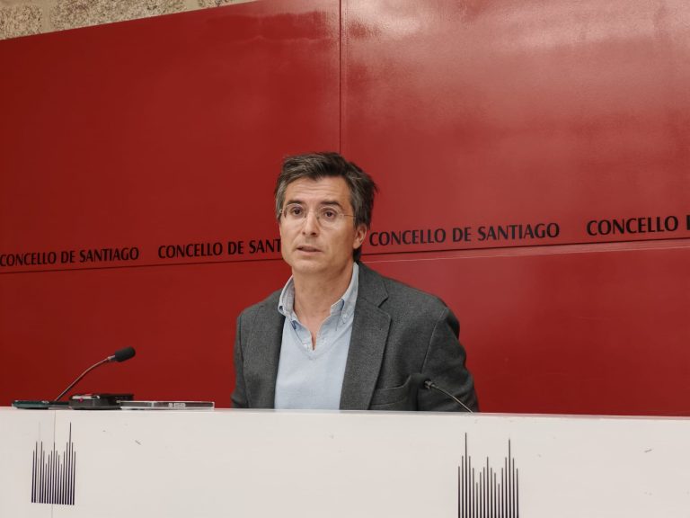 Verea acusa ao goberno local de elevar a recadación por multas nun 50% e denuncia un “afán recadatorio” en Santiago