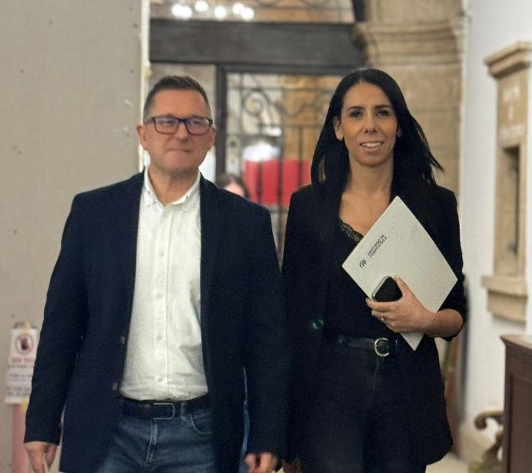 O PP alerta de que os comerciantes de Santiago “traballan con medo” e reclama medidas ante o aumento da inseguridade