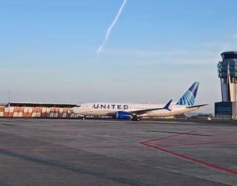 Santiago estrea a súa primeira conexión aérea directa con Nova York tras a reapertura de Lavacolla
