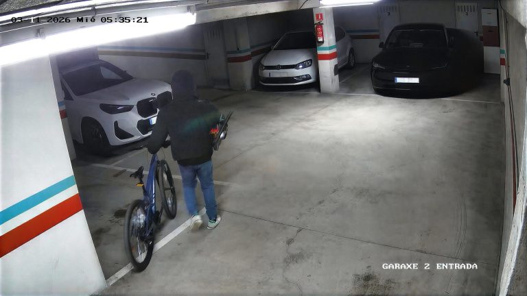 A Garda Civil detén dúas persoas por roubos en garaxes comunitarios do Milladoiro
