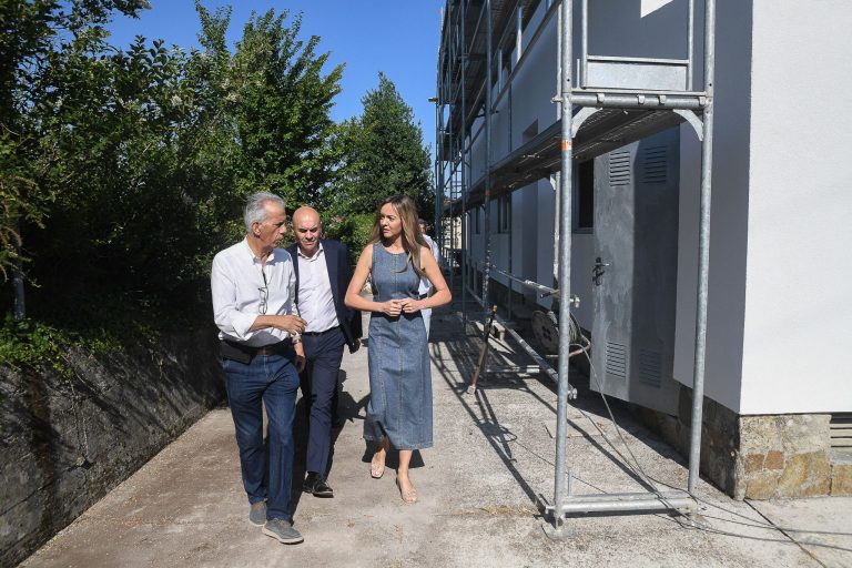 A Xunta visita a casa de acollida de vítimas de violencia de xénero impulsada pola Fundación Monte do Gozo-Proxecto Home