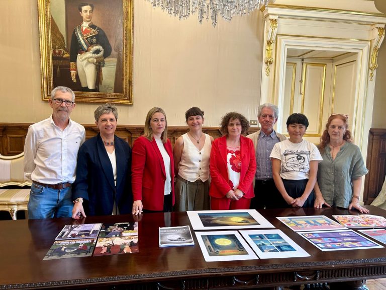 Sanmartín destaca a proxección internacional do Premio Compostela para Álbums Ilustrados, que recibe 265 obras de diferentes países
