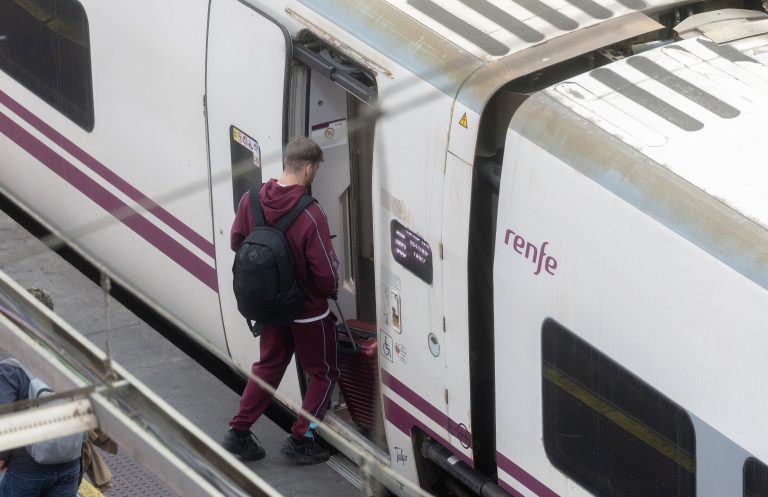 As reparacións no Irixo poden crear atrasos nos trens do tramo Ourense-Santiago