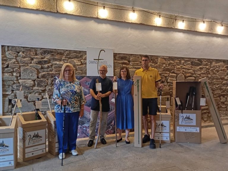 Os bastóns do Camiño de Santiago reciclaranse cunha iniciativa que dará inicio en agosto