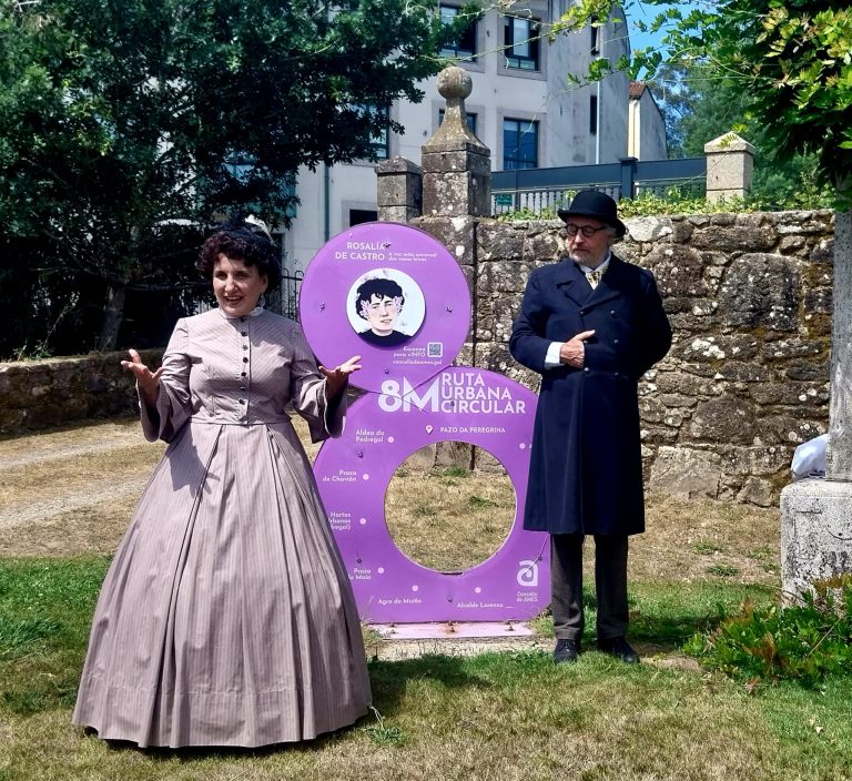 Ames percorre o Pazo da Peregrina nunha visita teatralizada arredor da pegada de Rosalía