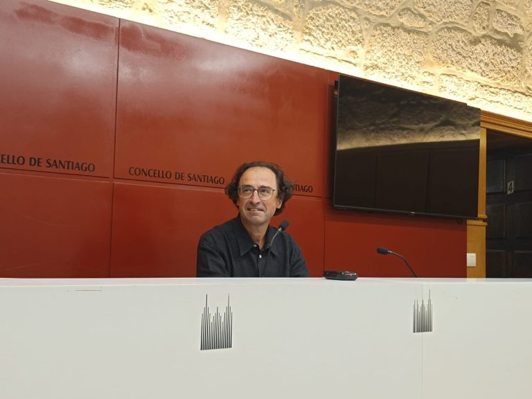 Santiago autoriza un cámping para 40 caravanas no Tambre e adxudica proxectos de accesibilidade en varios edificios