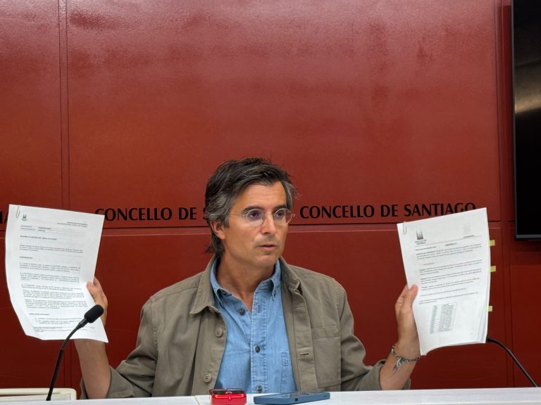 Verea ameaza con bloquear as novas tarifas de autobús se eliminan a gratuidade para o xubilados