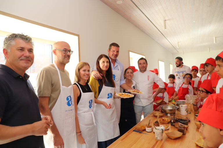 Sergude achega a gastronomía galega á rapazada cun campamento culinario para 52 mozos e mozas