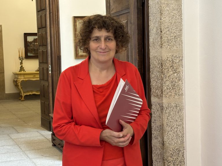Sanmartín prevé asinar o novo contrato dos autobuses en setembro e poñer o servizo en marcha este outono