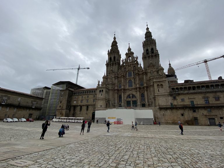 A Catedral de Santiago e San Martiño Pinario abrirán as súas bibliotecas ao público con visitas guiadas este venres