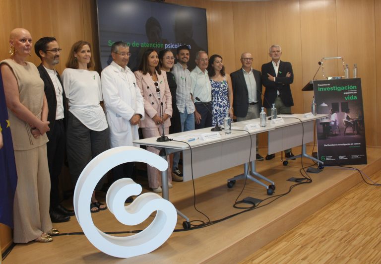 A marcha contra o cancro percorre este sábado Santiago para apoiar a investigación