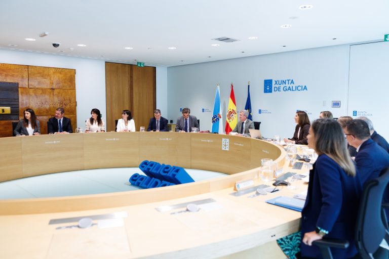 A Xunta licita por 1,1 millóns a mellora de 62 paradas de autobús nas rutas de acceso a Santiago