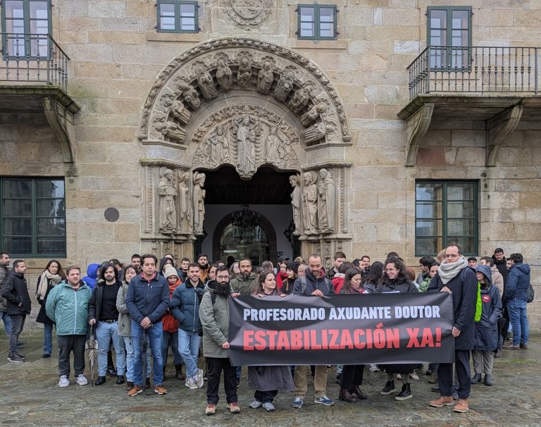 O profesorado axudante doutor da USC denuncia o bloqueo das súas prazas de estabilización e esixe unha solución á Xunta