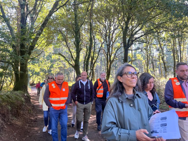 Mercedes Rosón e as non adscritas apoian a oposición veciñal ao parque empresarial de Lavacolla